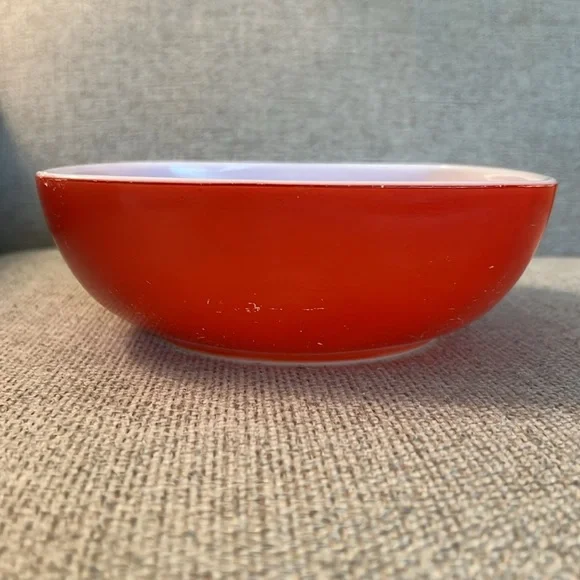 Vintage Pyrex 1.5 Quart Ovenware Red - Picture 3 of 11